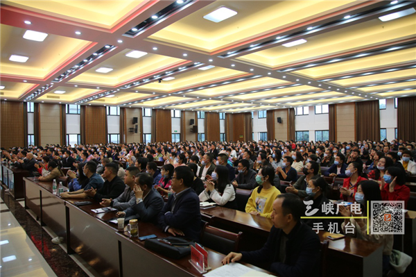 三峡职院举行“一村多名大学生计划”11.png